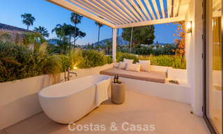 Villa mediterránea contemporánea llave en mano en venta, junto al campo de golf Las Brisas en Nueva Andalucía, Marbella 799181 