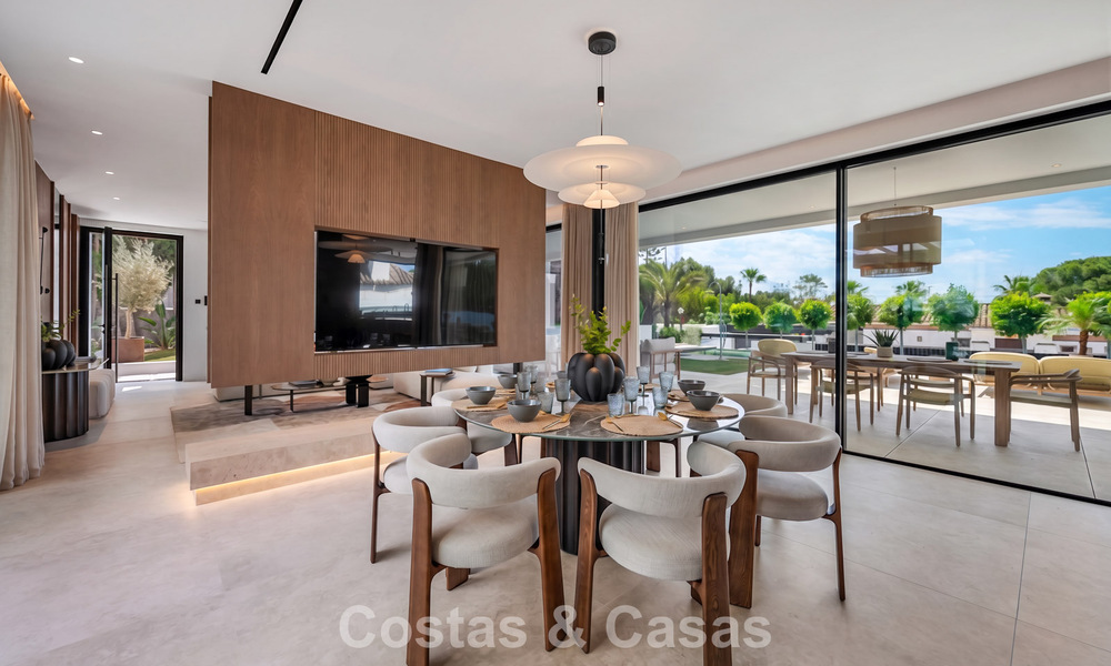 Villa de alta gama junto a la playa con terraza solárium y jacuzzi con vistas al mar en venta al este del centro de Marbella 799199