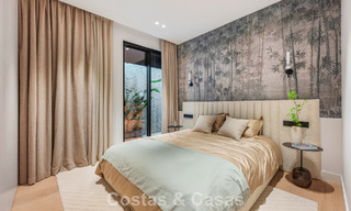 Villa de alta gama junto a la playa con terraza solárium y jacuzzi con vistas al mar en venta al este del centro de Marbella 799233 