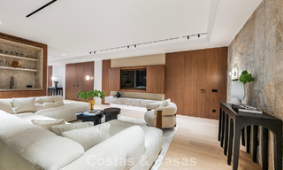 Villa de alta gama junto a la playa con terraza solárium y jacuzzi con vistas al mar en venta al este del centro de Marbella 799249 