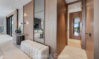 Villa de alta gama junto a la playa con terraza solárium y jacuzzi con vistas al mar en venta al este del centro de Marbella 799261 