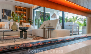 Villa de alta gama junto a la playa con terraza solárium y jacuzzi con vistas al mar en venta al este del centro de Marbella 799273 