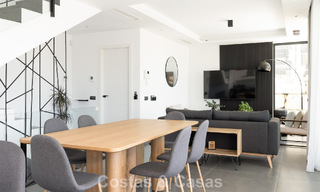 Villa moderna y lista para entrar a vivir en venta en una exclusiva zona de golf cerca del centro de Estepona 799471 