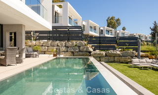 Villa moderna y lista para entrar a vivir en venta en una exclusiva zona de golf cerca del centro de Estepona 799474 