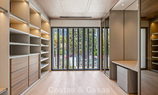 Nueva villa arquitectónica, moderna y de diseño, con impresionantes vistas al mar en venta en la Milla de Oro de Marbella 799299 
