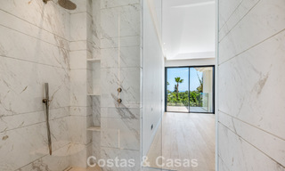 Nueva villa arquitectónica, moderna y de diseño, con impresionantes vistas al mar en venta en la Milla de Oro de Marbella 799313 