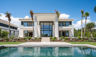 Nueva villa arquitectónica, moderna y de diseño, con impresionantes vistas al mar en venta en la Milla de Oro de Marbella 799332 
