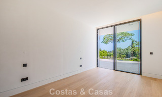 Nueva villa arquitectónica, moderna y de diseño, con impresionantes vistas al mar en venta en la Milla de Oro de Marbella 799352 