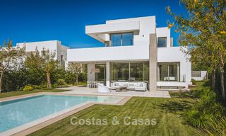 Elegante villa contemporánea en venta en la new golden mile entre Marbella y Estepona 799478 