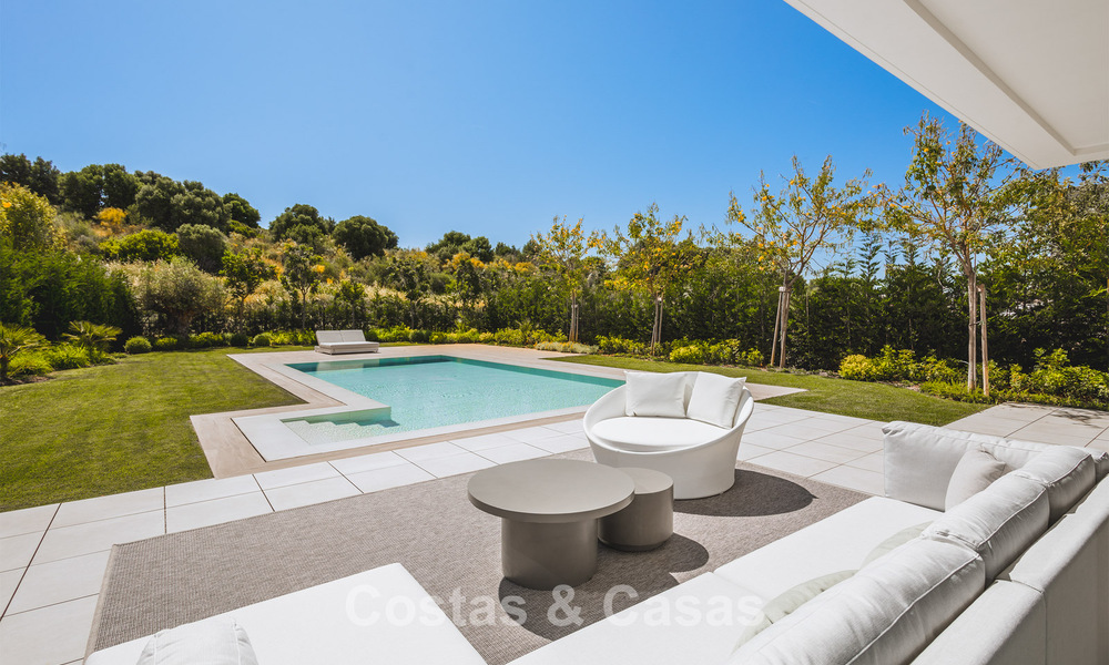 Elegante villa contemporánea en venta en la new golden mile entre Marbella y Estepona 799480