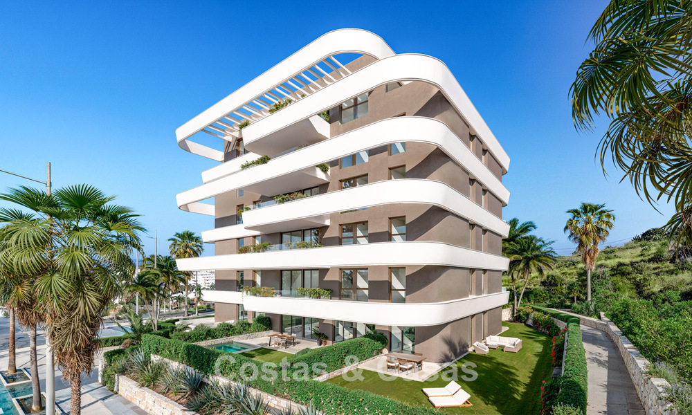 ¡Lanzamiento! Modernos apartamentos de obra nueva con vistas al mar en venta en el centro de Estepona 799540