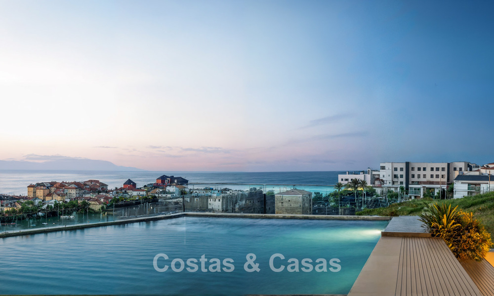¡Lanzamiento! Modernos apartamentos de obra nueva con vistas al mar en venta en el centro de Estepona 799546