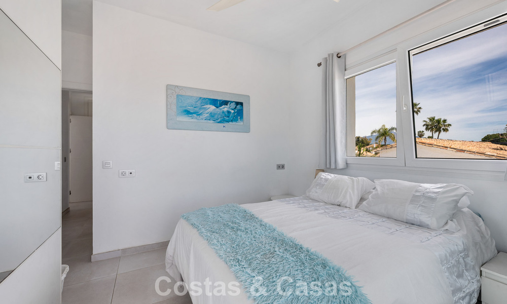 Villa mediterránea modernizada y lista para entrar a vivir en venta a pocos metros de la playa entre Marbella y Estepona 799617