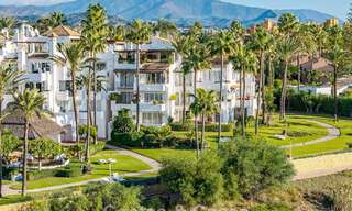 Apartamento en primera línea de playa reformado con vistas directas al mar en venta en la New Golden Mile, Estepona Este 799553 