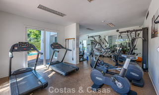 Apartamento en primera línea de playa reformado con vistas directas al mar en venta en la New Golden Mile, Estepona Este 799562 