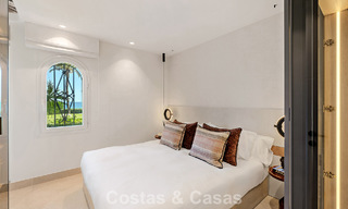 Apartamento en primera línea de playa reformado con vistas directas al mar en venta en la New Golden Mile, Estepona Este 799571 
