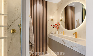 Apartamento en primera línea de playa reformado con vistas directas al mar en venta en la New Golden Mile, Estepona Este 799574 