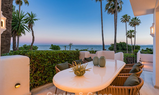 Apartamento en primera línea de playa reformado con vistas directas al mar en venta en la New Golden Mile, Estepona Este 799586 