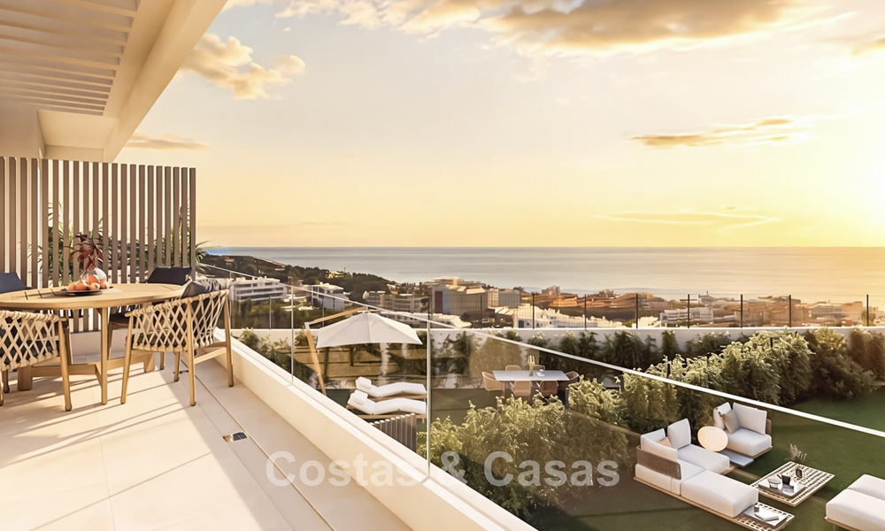 Viviendas de obra nueva con vistas al mar y a la montaña en venta en un complejo estilo resort en Fuengirola, Costa del Sol 799588