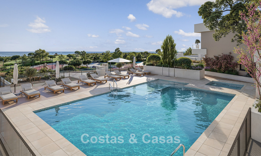Viviendas de obra nueva con vistas al mar y a la montaña en venta en un complejo estilo resort en Fuengirola, Costa del Sol 799596