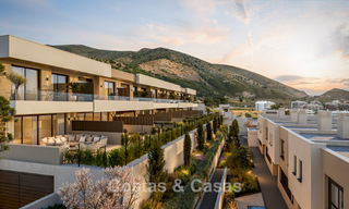 Viviendas de obra nueva con vistas al mar y a la montaña en venta en un complejo estilo resort en Fuengirola, Costa del Sol 799600 