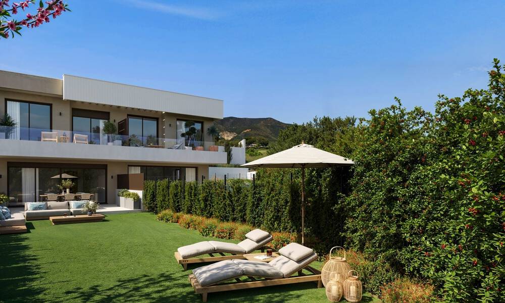 Viviendas de obra nueva con vistas al mar y a la montaña en venta en un complejo estilo resort en Fuengirola, Costa del Sol 799601
