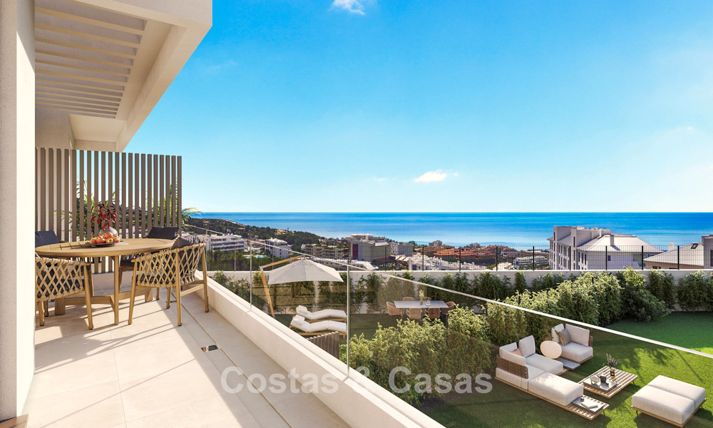 Viviendas de obra nueva con vistas al mar y a la montaña en venta en un complejo estilo resort en Fuengirola, Costa del Sol 799604