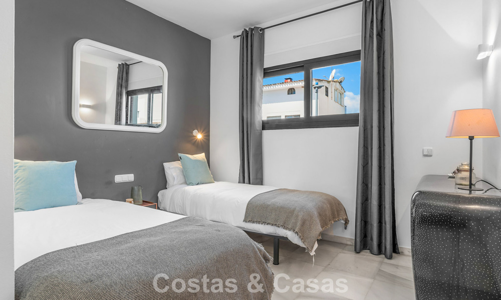 Villa en venta en Nueva Andalucía, Marbella, a poca distancia de la playa y cerca de Puerto Banús 799646