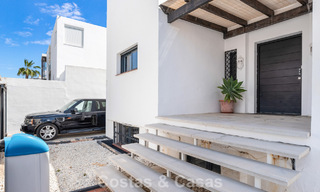 Villa en venta en Nueva Andalucía, Marbella, a poca distancia de la playa y cerca de Puerto Banús 799648 