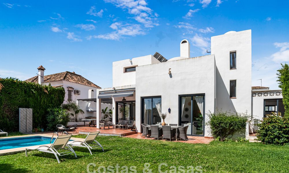 Villa en venta en Nueva Andalucía, Marbella, a poca distancia de la playa y cerca de Puerto Banús 799667