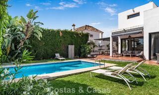 Villa en venta en Nueva Andalucía, Marbella, a poca distancia de la playa y cerca de Puerto Banús 799670 