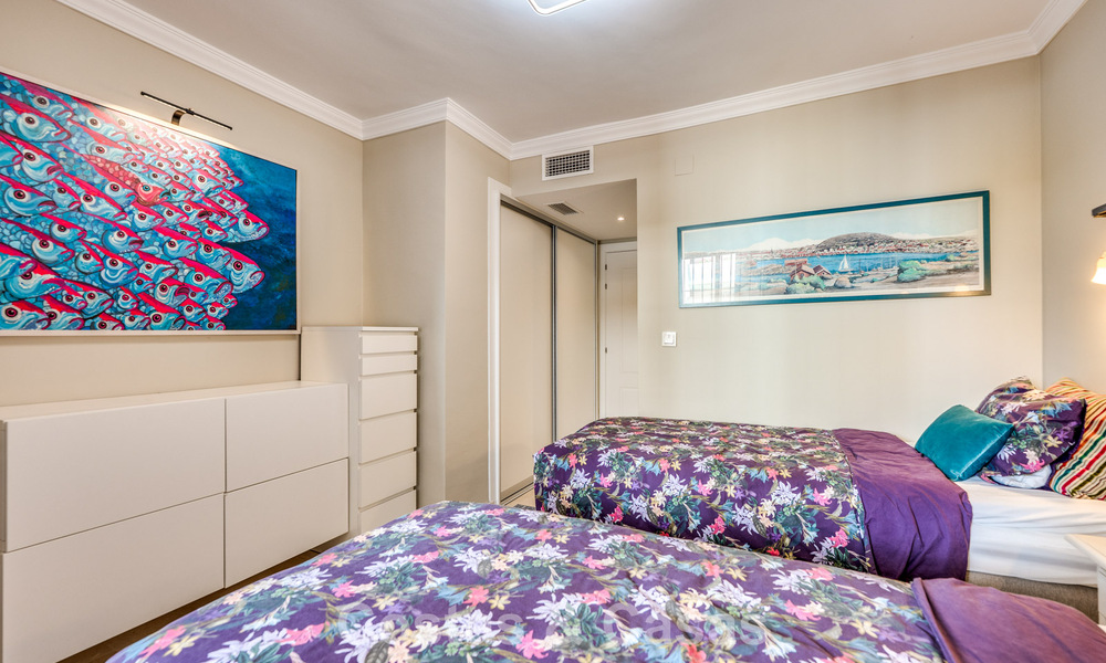 Apartamento reformado en primera línea de golf en venta cerca de los servicios en Guadalmina Alta y San Pedro, Marbella 799688