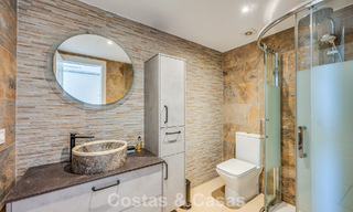 Apartamento reformado en primera línea de golf en venta cerca de los servicios en Guadalmina Alta y San Pedro, Marbella 799693 