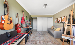 Apartamento reformado en primera línea de golf en venta cerca de los servicios en Guadalmina Alta y San Pedro, Marbella 799696 