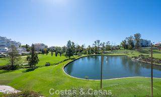 Apartamento reformado en primera línea de golf en venta cerca de los servicios en Guadalmina Alta y San Pedro, Marbella 799701 