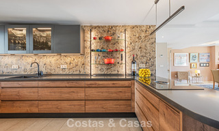 Apartamento reformado en primera línea de golf en venta cerca de los servicios en Guadalmina Alta y San Pedro, Marbella 799706 