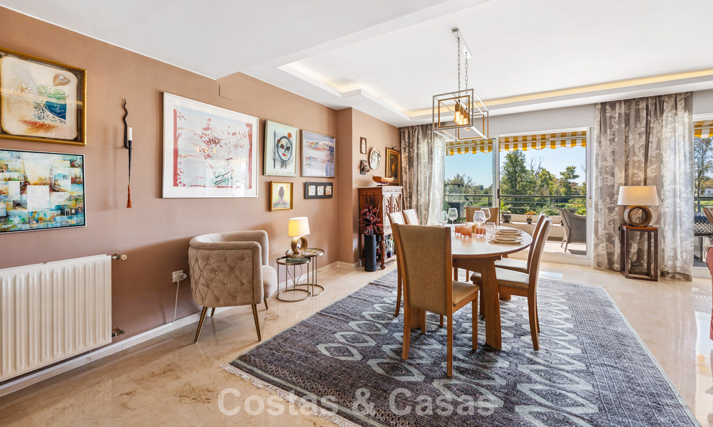 Apartamento reformado en primera línea de golf en venta cerca de los servicios en Guadalmina Alta y San Pedro, Marbella 799712