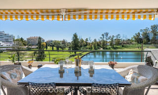 Apartamento reformado en primera línea de golf en venta cerca de los servicios en Guadalmina Alta y San Pedro, Marbella 799717 