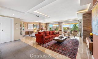 Apartamento reformado en primera línea de golf en venta cerca de los servicios en Guadalmina Alta y San Pedro, Marbella 799719 