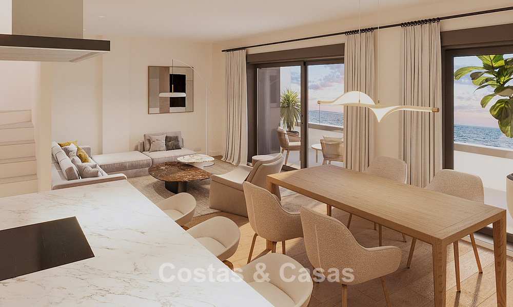 ¡Lanzamiento! Apartamentos y adosadas en primera línea de playa con vistas al mar en venta cerca de Sotogrande, Costa del Sol 799739