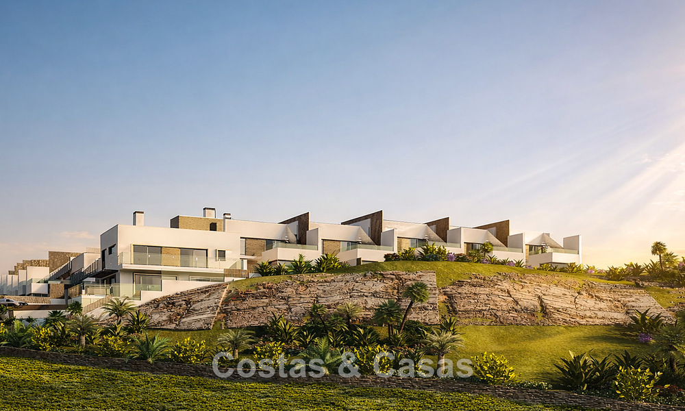 ¡Lanzamiento! Apartamentos y adosadas en primera línea de playa con vistas al mar en venta cerca de Sotogrande, Costa del Sol 799745