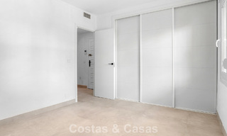 Elegante apartamento en planta baja con vistas al mar en Nueva Andalucía, a poca distancia de Puerto Banús, Marbella 799762 