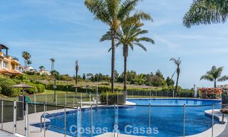 Apartamento modernizado con vistas al mar en venta a poca distancia de Puerto Banús y la playa en Nueva Andalucía, Marbella 799786 