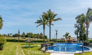 Apartamento modernizado con vistas al mar en venta a poca distancia de Puerto Banús y la playa en Nueva Andalucía, Marbella 799787 