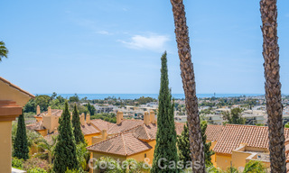 Apartamento modernizado con vistas al mar en venta a poca distancia de Puerto Banús y la playa en Nueva Andalucía, Marbella 799802 