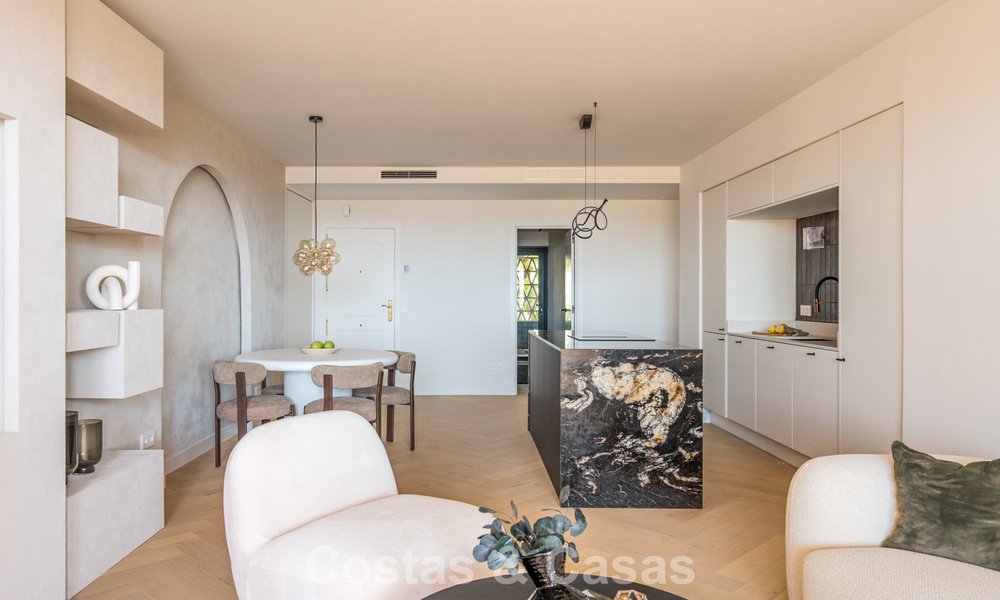 Apartamento modernizado con vistas al mar en venta a poca distancia de Puerto Banús y la playa en Nueva Andalucía, Marbella 799809