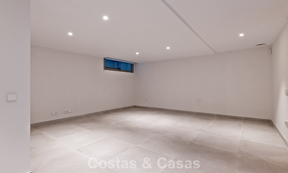 Casa pareada moderna en venta cerca de servicios en Guadalmina y del centro de San Pedro, Marbella 799890