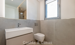 Casa pareada moderna en venta cerca de servicios en Guadalmina y del centro de San Pedro, Marbella 799898 