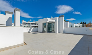 Casa pareada moderna en venta cerca de servicios en Guadalmina y del centro de San Pedro, Marbella 799902 