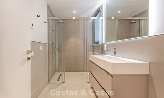 Casa pareada moderna en venta cerca de servicios en Guadalmina y del centro de San Pedro, Marbella 799905 